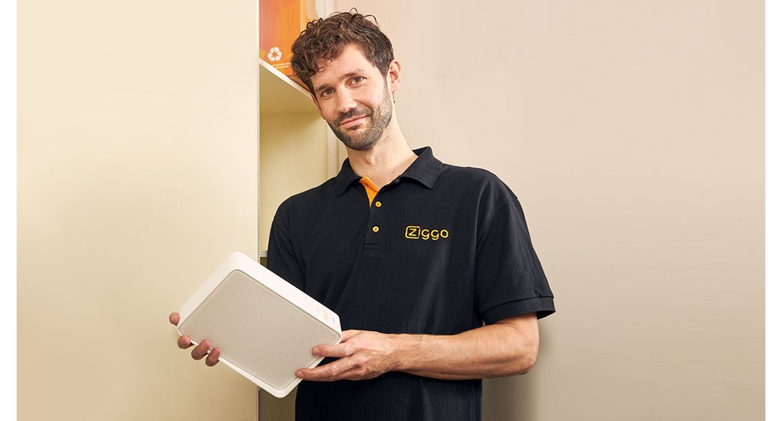 Servicemonteur aan het werk