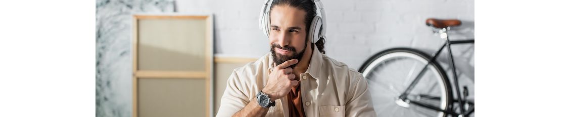 Bijtanken op vakantie? 11 business-podcasts die u niet wilt missen